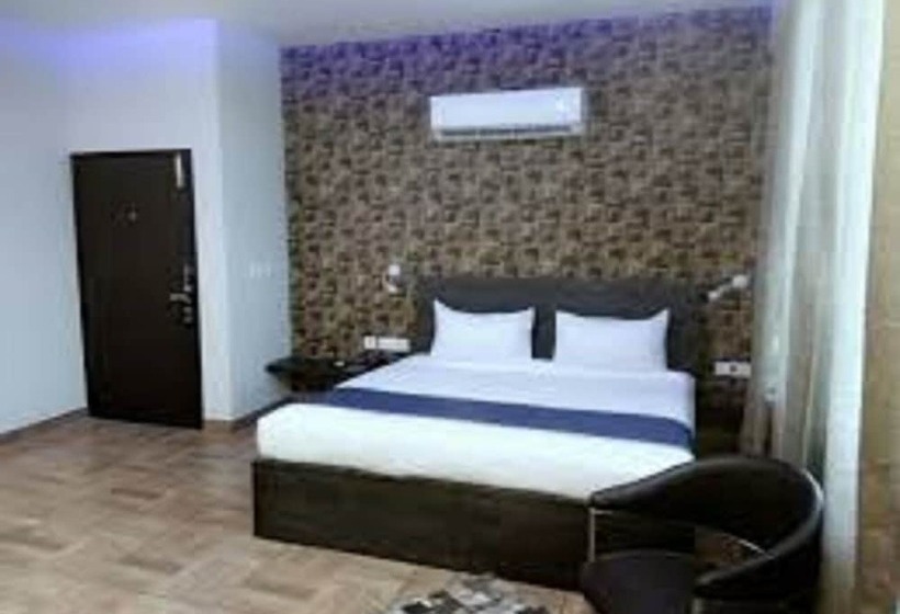 Hotel The Park Residency