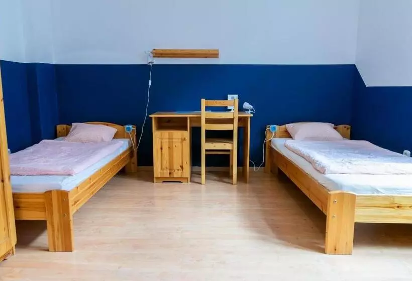 Lima Hostel Győr