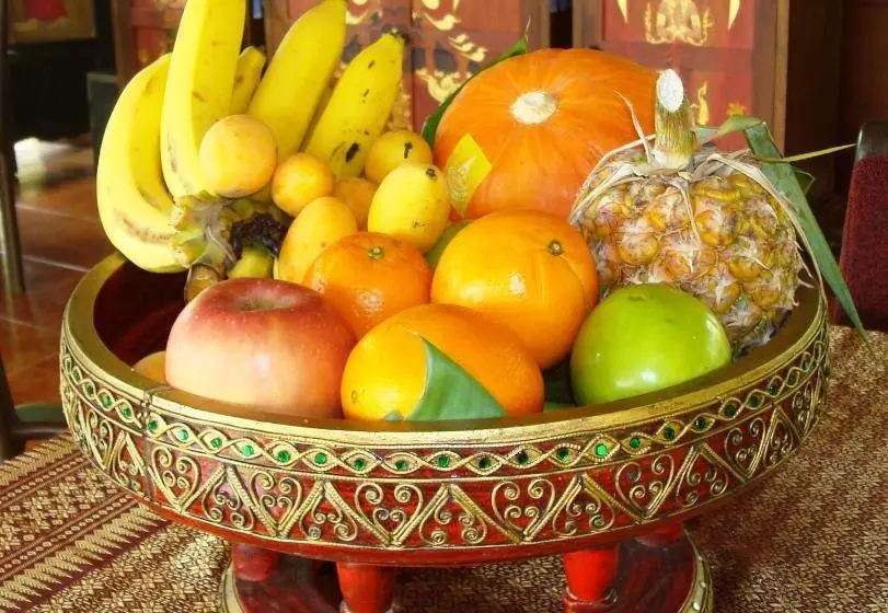 Viang Yonok Hotel, Restaurant, Sports Club