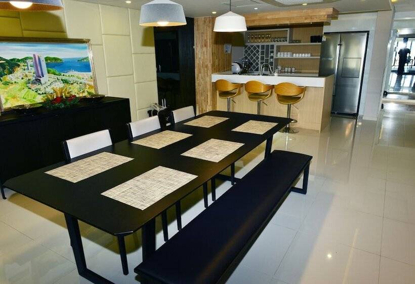 Aquarius Building I 2043