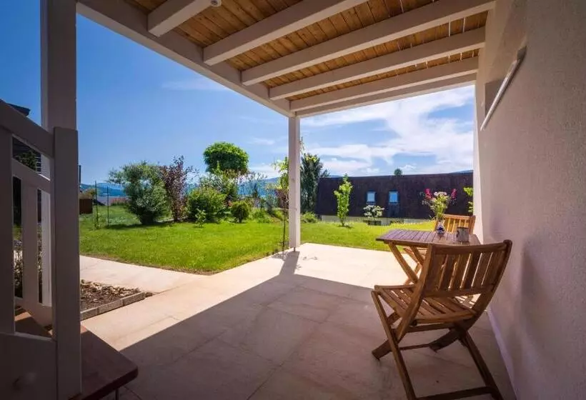 ベッドアンドブレックファースト B+b Passifleur