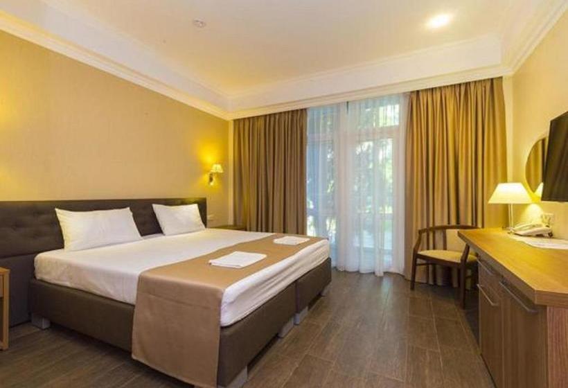 هتل Cheluskintsev