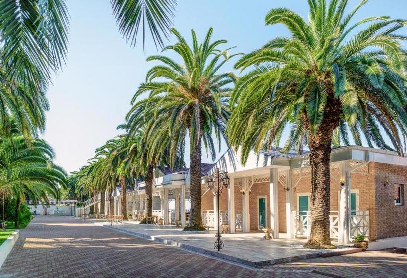 هتل Cheluskintsev