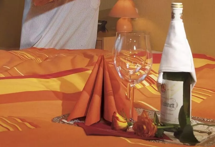 Hotelli Gasthof Zum Siegburger