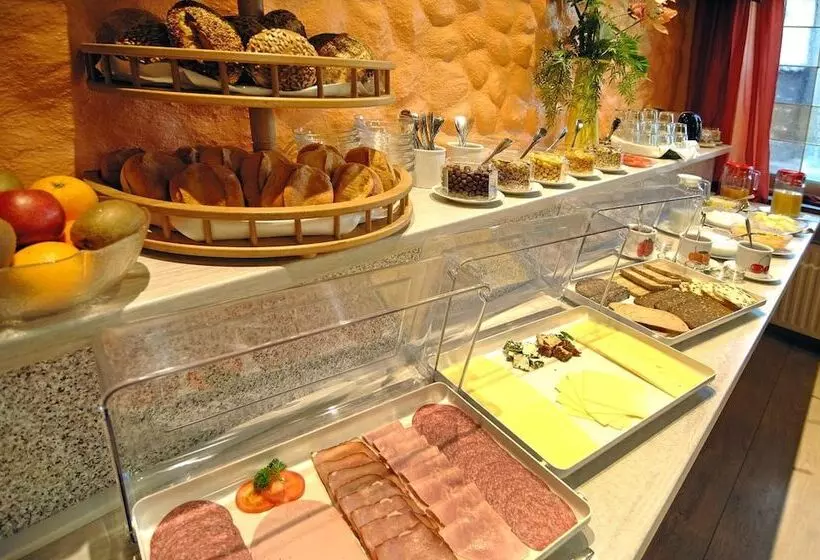 Hotelli Gasthof Zum Siegburger