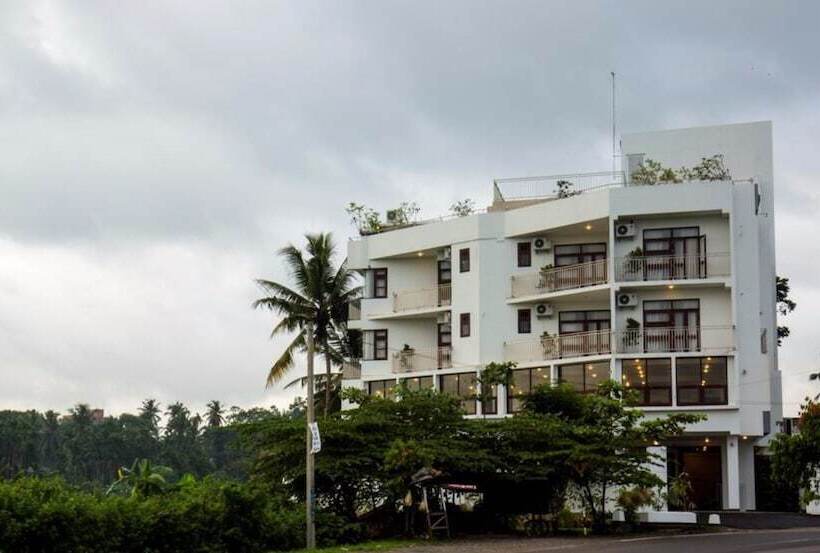 Grand 7 Hotel Kesbewa