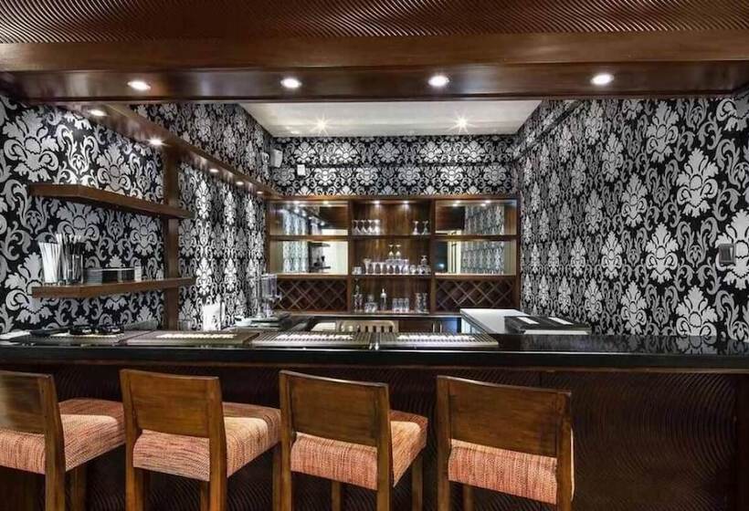 Grand 7 Hotel Kesbewa