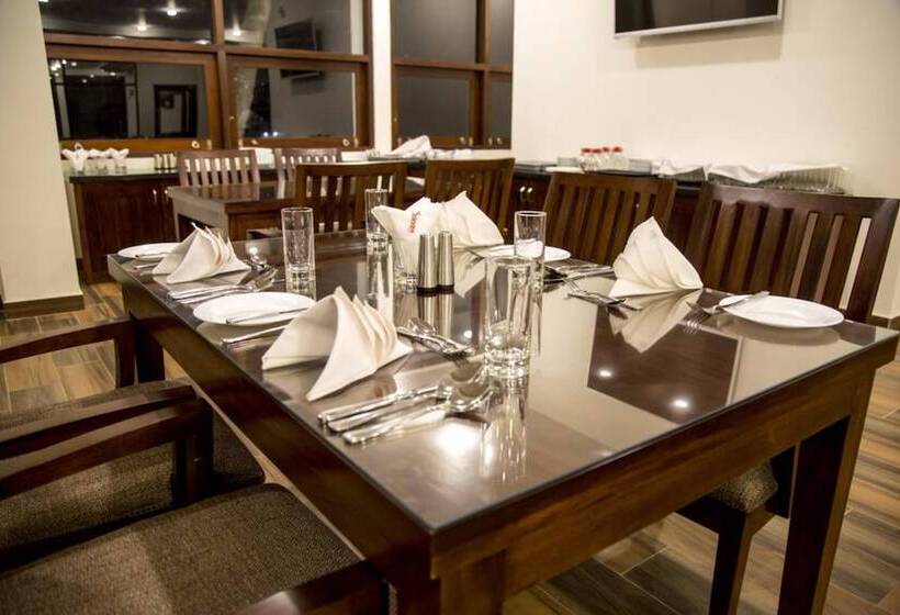 Grand 7 Hotel Kesbewa