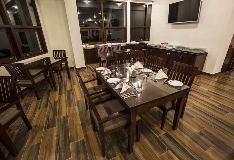 Grand 7 Hotel Kesbewa