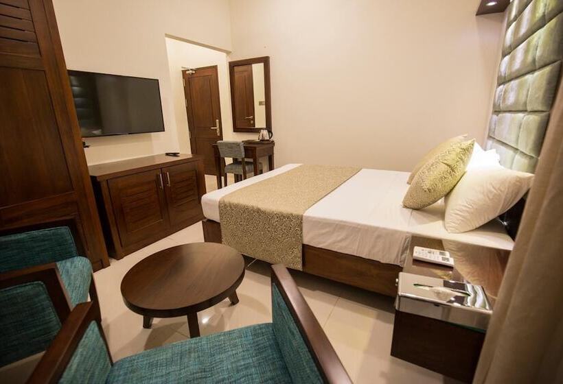 Grand 7 Hotel Kesbewa