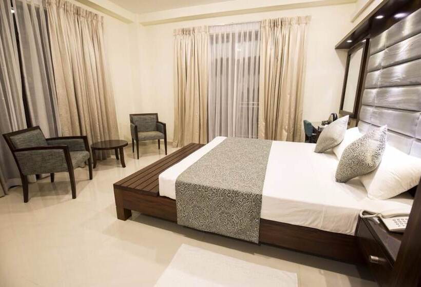 Grand 7 Hotel Kesbewa