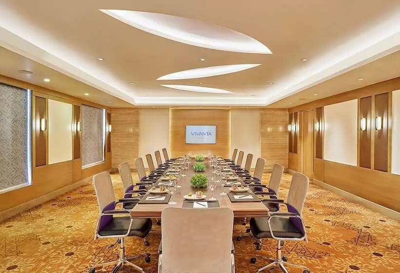 ホテル Vivanta Jammu City Centre