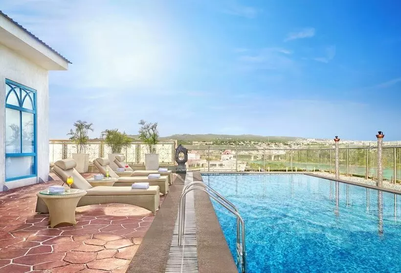 ホテル Vivanta Jammu City Centre