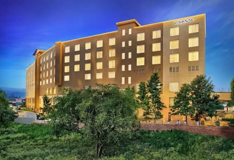 ホテル Vivanta Jammu City Centre