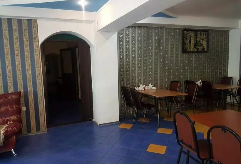هتل Kezdesu