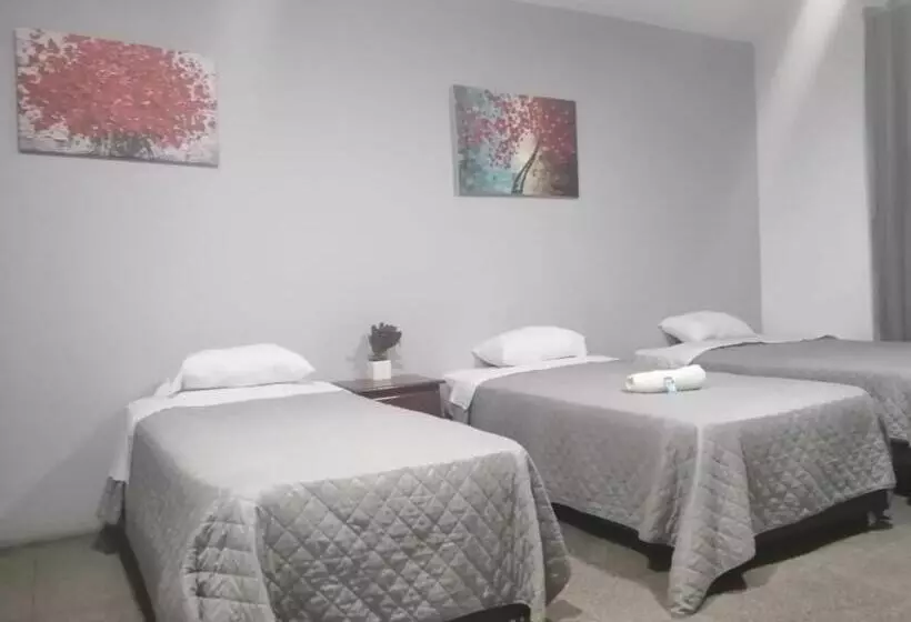 ホテル Suite Trujillo