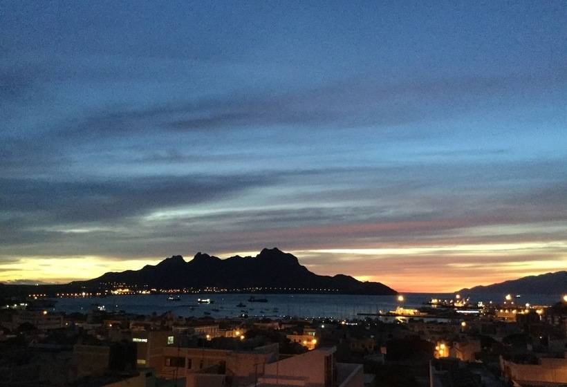 تختخواب و صبحانه Vila Mira Mar