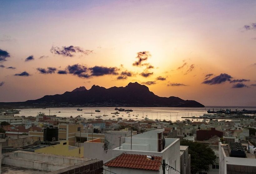 تختخواب و صبحانه Vila Mira Mar