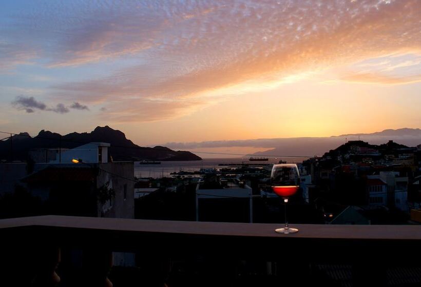 تختخواب و صبحانه Vila Mira Mar