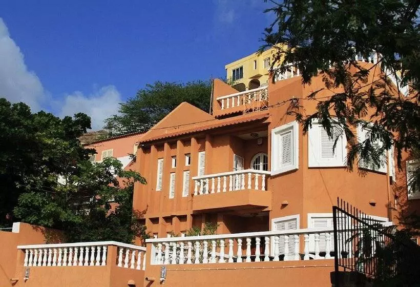 تختخواب و صبحانه Vila Mira Mar