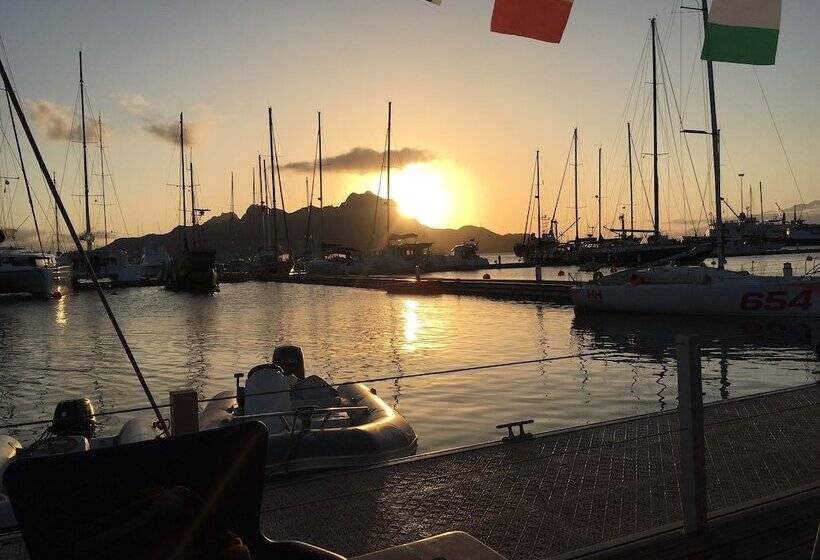 تختخواب و صبحانه Vila Mira Mar