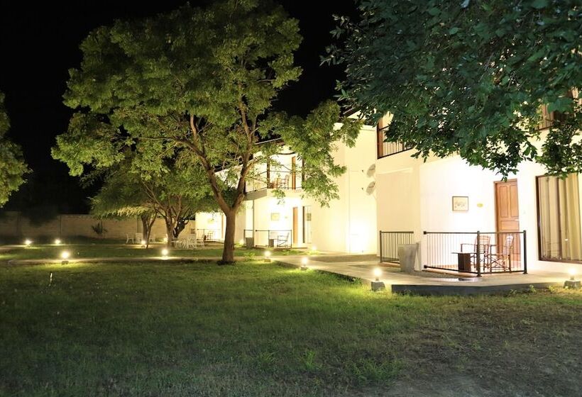 호텔 Arana By Forest Trails