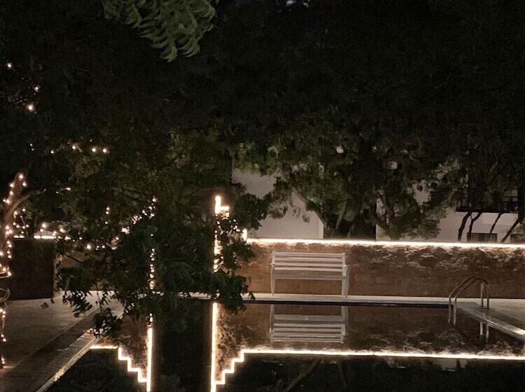 호텔 Arana By Forest Trails