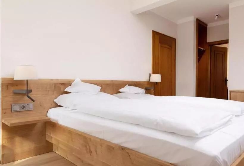 Hotelli Gasthaus Adler