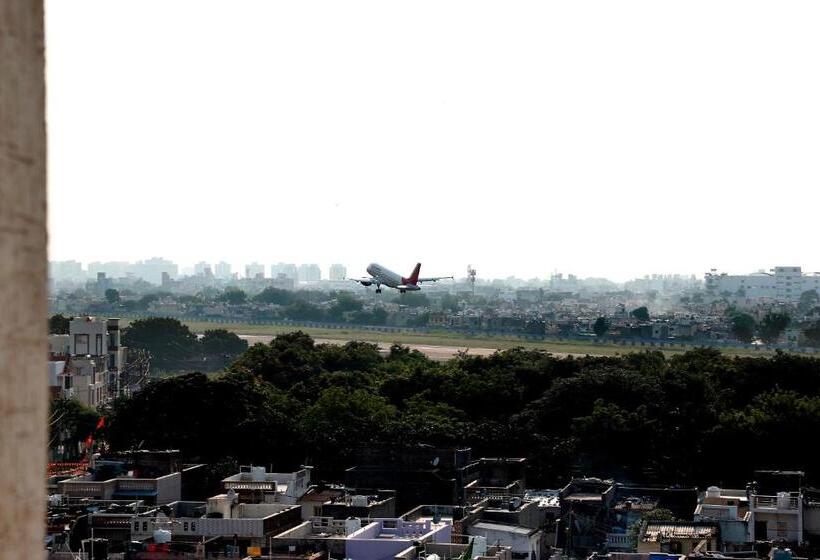 فندق Patria Suites