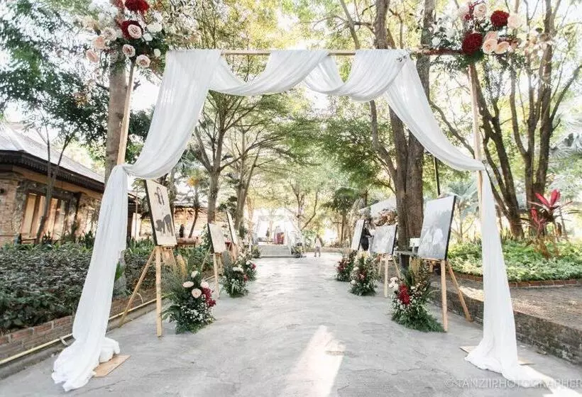 Pingview Villa Resort