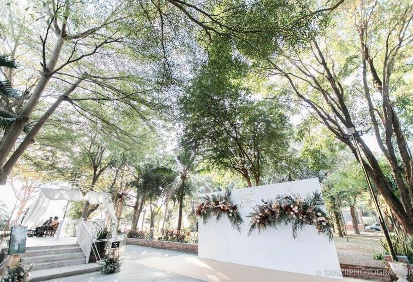 Pingview Villa Resort