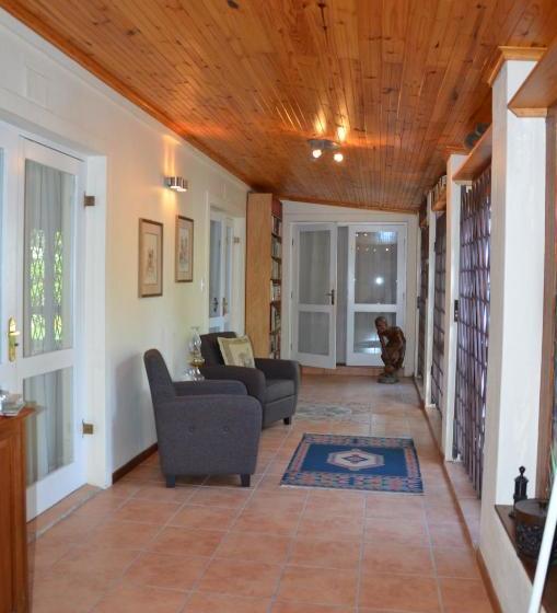 민박 The Blue Door