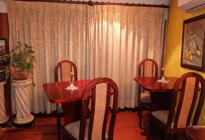 فندق صغير Posada Selva Negra