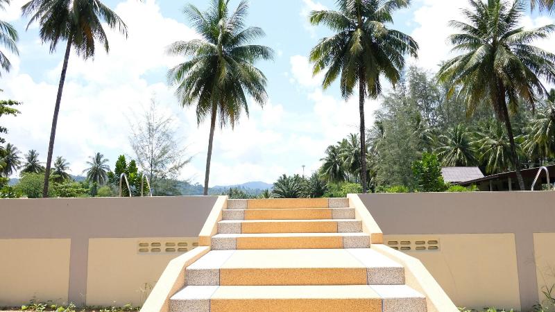 Khao Lak Golden Coconut Resort