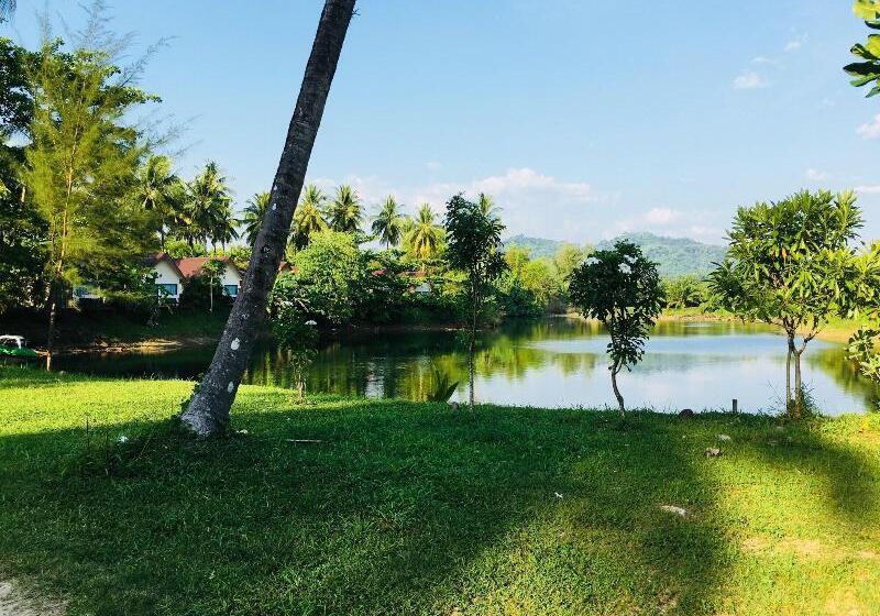 Khao Lak Golden Coconut Resort