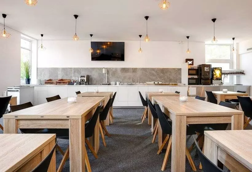 ホテル Almnas Park