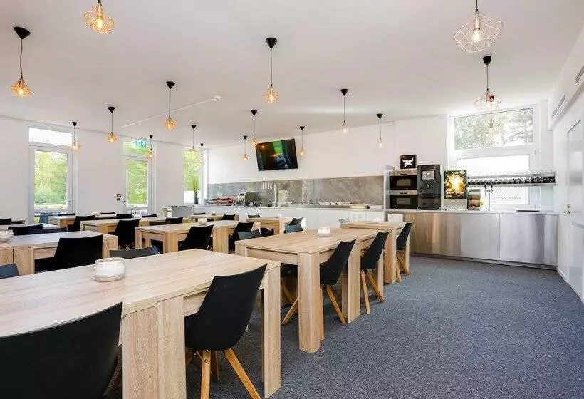 ホテル Almnas Park