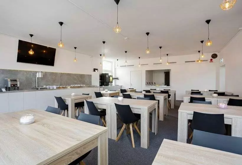 ホテル Almnas Park