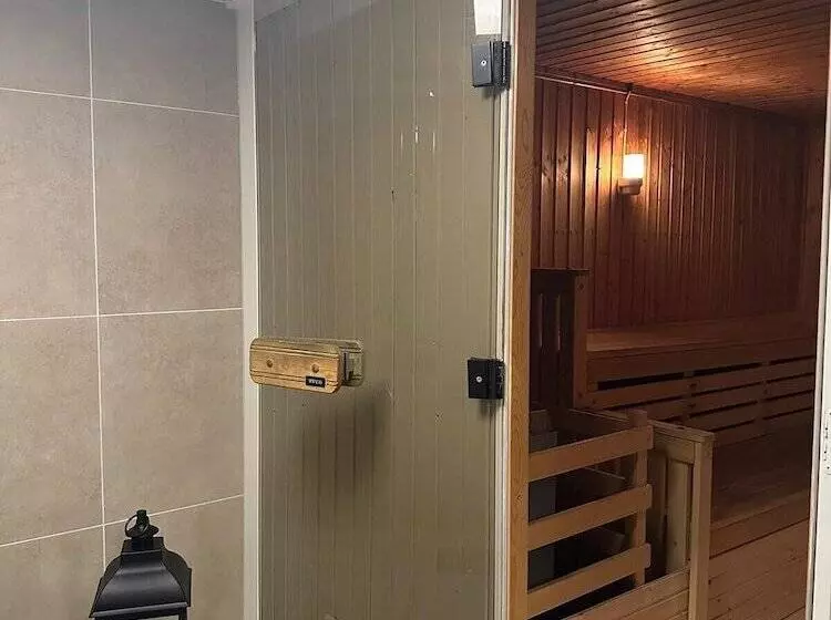 ホテル Almnas Park