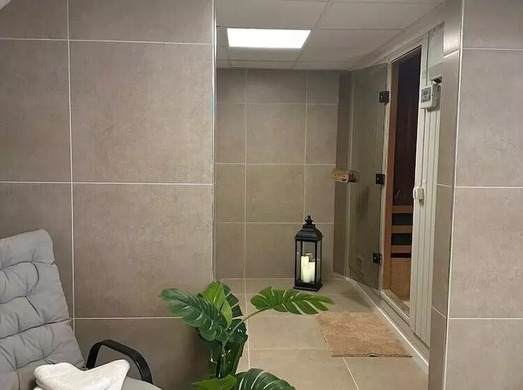 ホテル Almnas Park