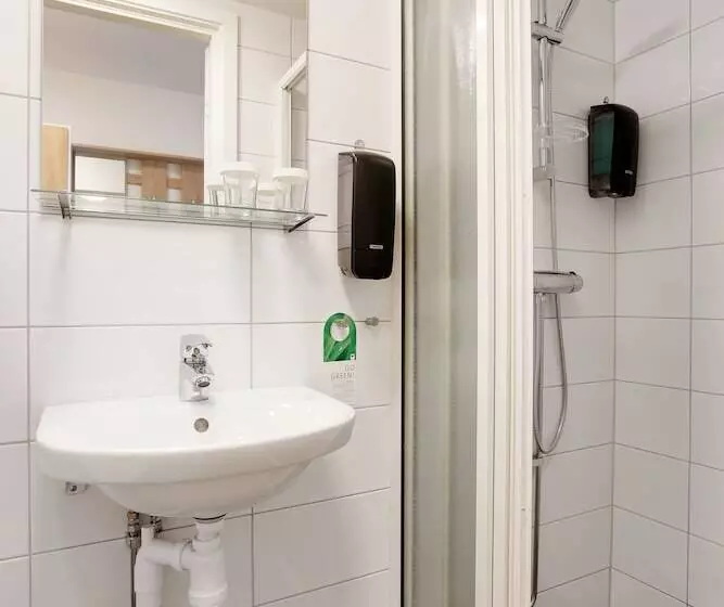 ホテル Almnas Park