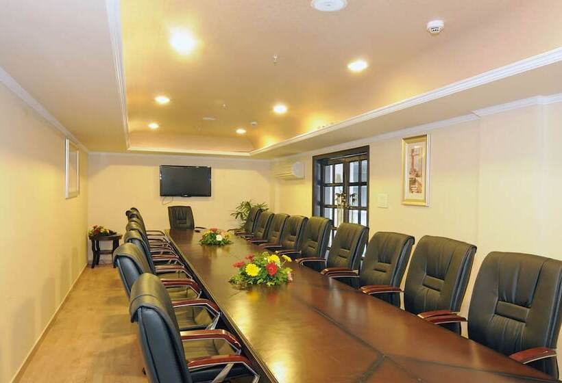 Отель Blue Saphire Countryside Haldwani