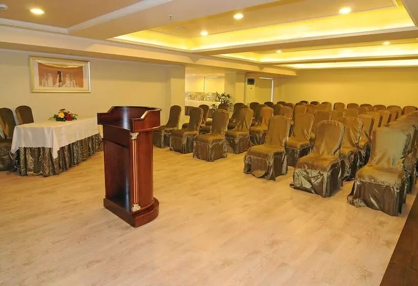 Hotelli Blue Saphire Countryside Haldwani