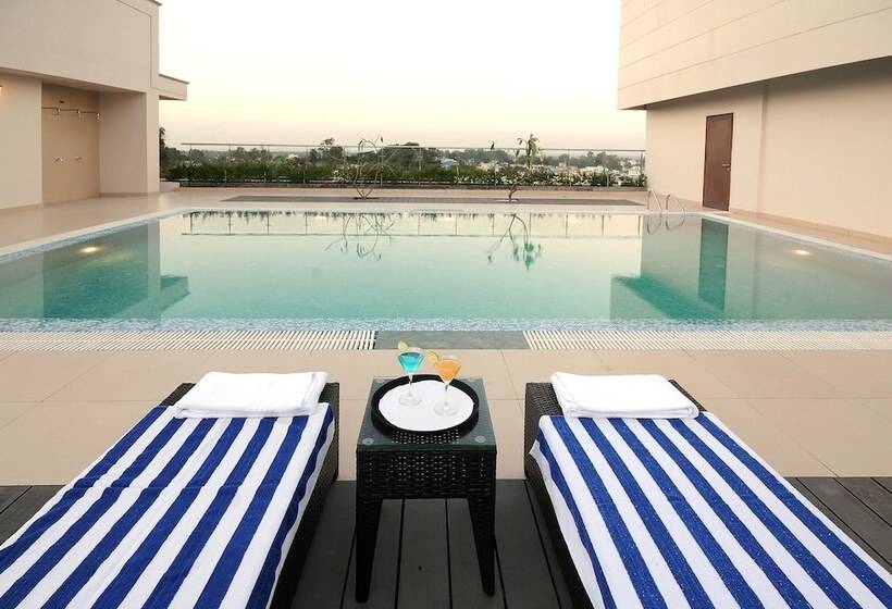 Отель Blue Saphire Countryside Haldwani