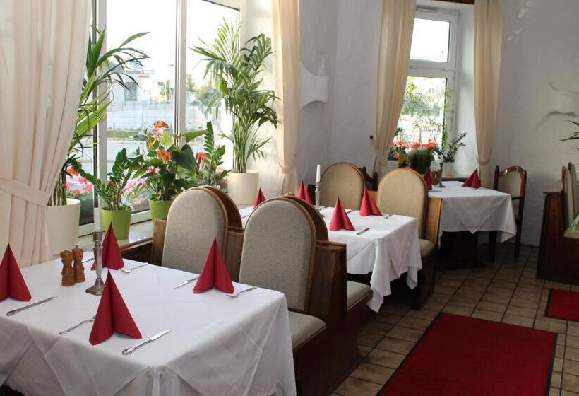 ホテル Rheinischer Hof