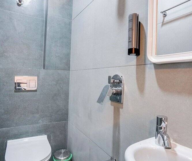 هتل Myspace Express Balaji Paradise