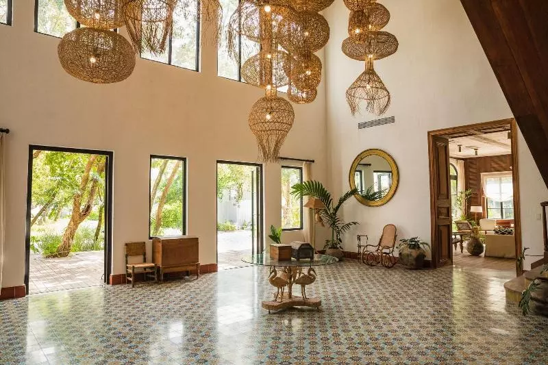 Itz Ana Resort & Residences