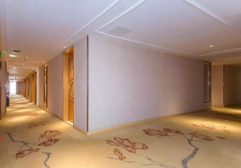 Vienna Hotel Hubei Xiangyang Tanxi Road