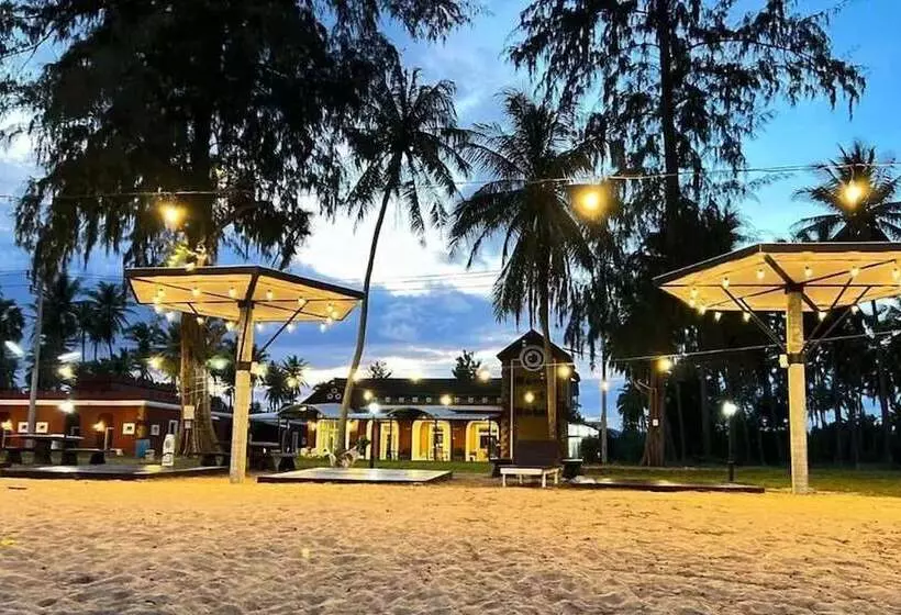 World Cat Hotel Beach & Resort