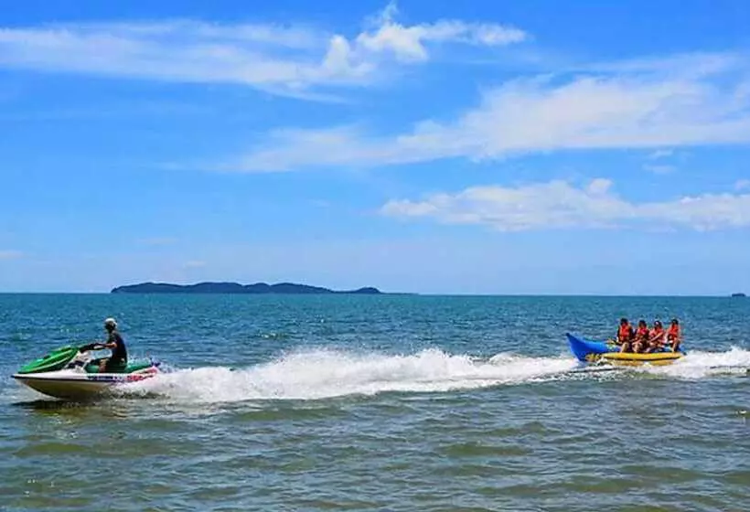 World Cat Hotel Beach & Resort